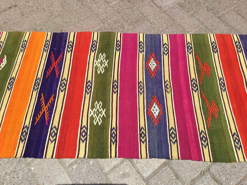 Vintage turkkilainen Kilim Runner 232cm x 61cm #331