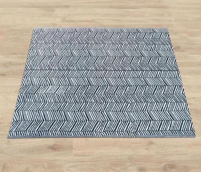 Abstract Pattern Polypropylene Rug in White and Charcoal