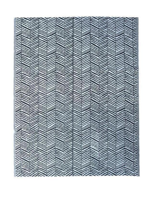 Abstract Pattern Polypropylene Rug in White and Charcoal