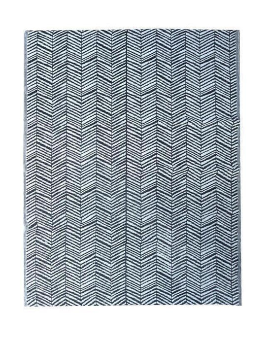 Abstract Pattern Polypropylene Rug in White and Charcoal