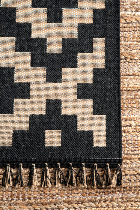 Aztec Black Trellis Area Rug for Modern Living Spaces