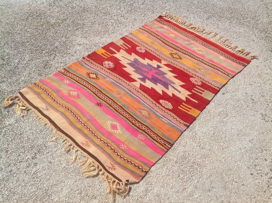 Aztec Design Vintage käsinkudottu Kilim-matto 155cm x 96cm