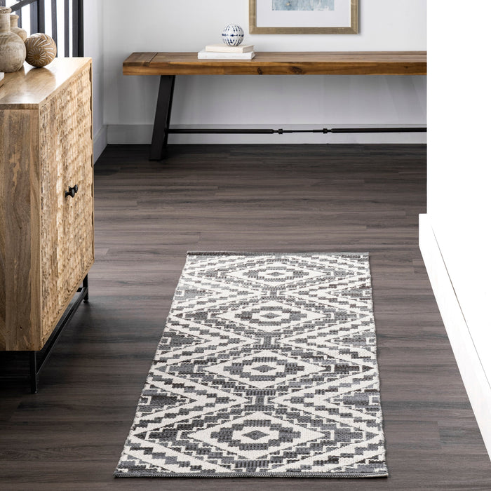 Aztec Pattern Area Rug 160cm in Grey