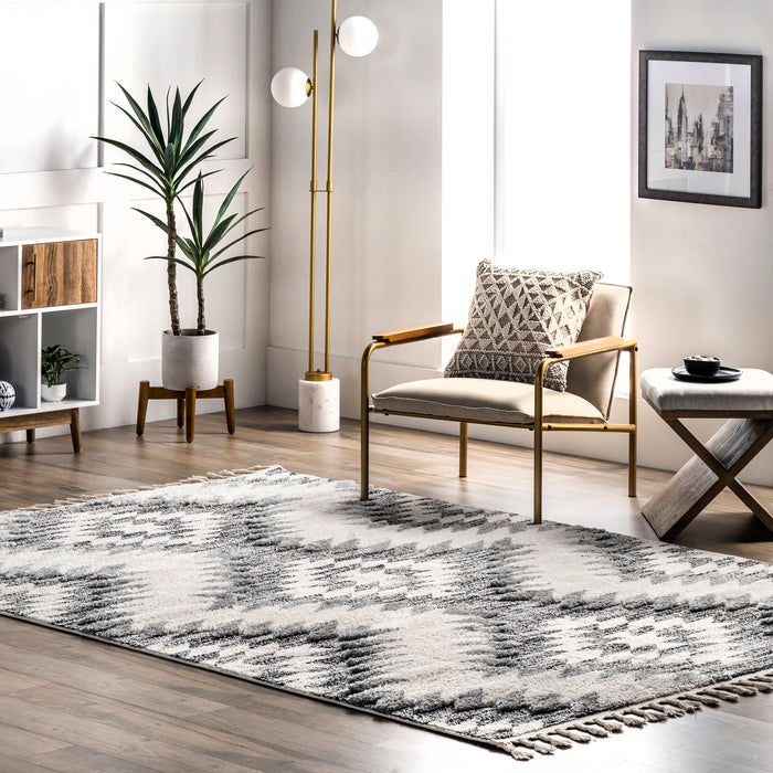 Aztec Pattern Rug 120cm Grey Textured Design