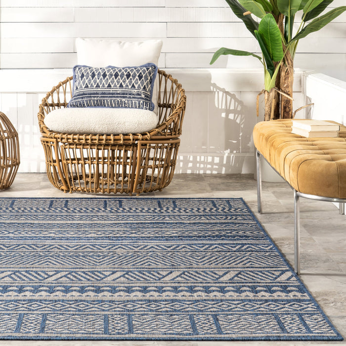 Banded Blue Indoor Outdoor Area Rug 152x244 cm