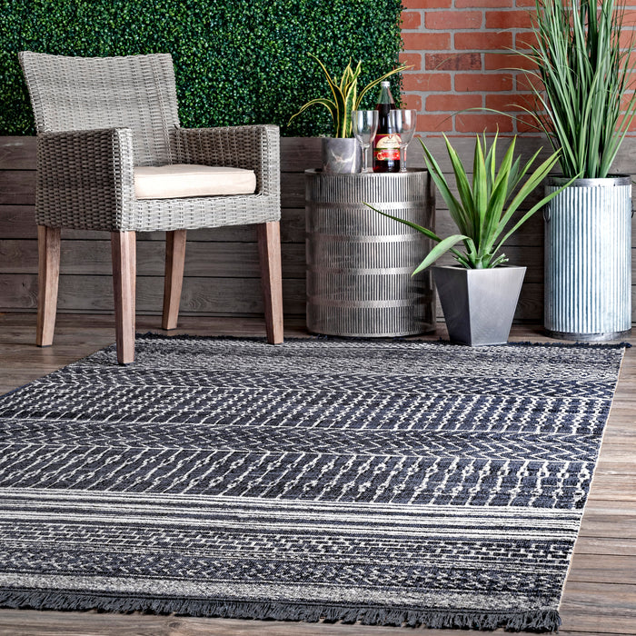 Banded Outdoor Rug 152Cm Black Modern Design