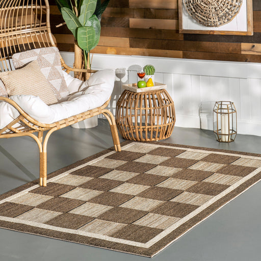 Beige Checkerboard Rug for Indoor and Outdoor Spaces