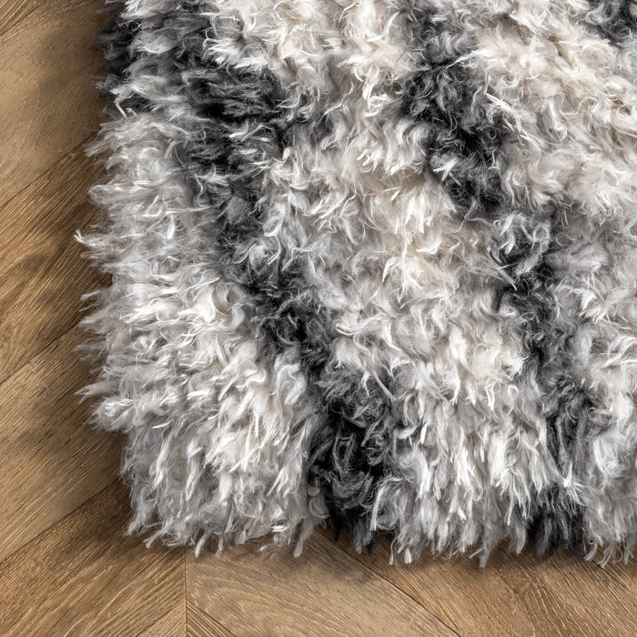 Beige Diamond Shag Area Rug for Cozy Home Decor