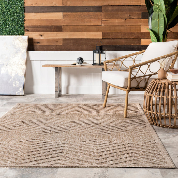 Beige Indoor Outdoor Diamond Area Rug 152 x 244 cm