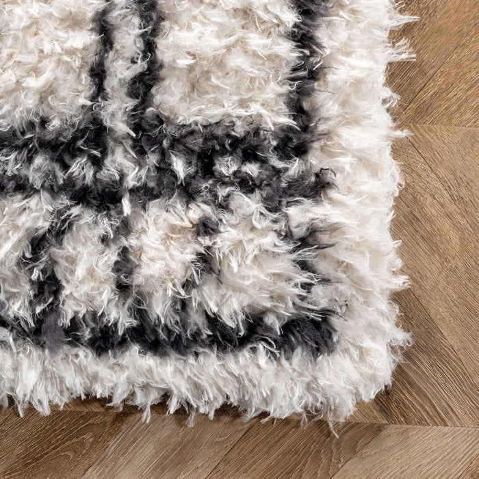 Beige Lattice Shag Area Rug for Luxurious Comfort