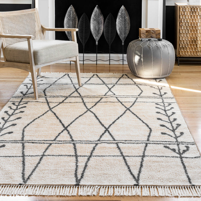 Beige Non-Slip Backing Area Rug With Modern Trellis Design