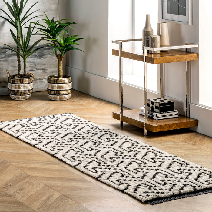 Beige Tasseled Area Rug With Modern Tessellation Pattern