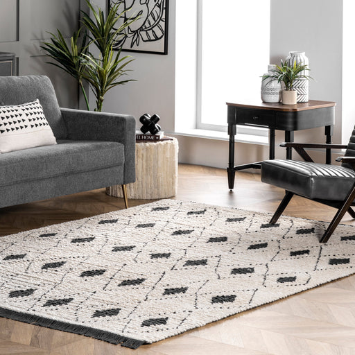 Beige Tasseled Trellis Area Rug 152 x 213 cm