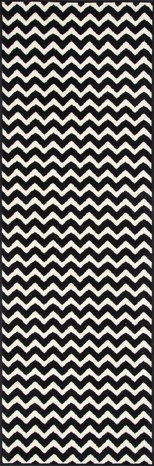 Black Chevron Area Rug 140x200 cm