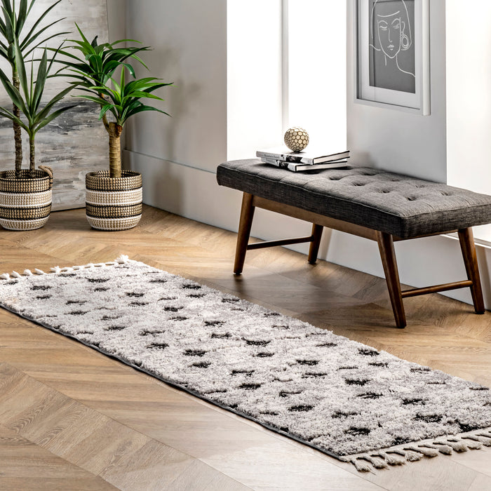 Black Herringbone Tasseled Area Rug 160 x 230 cm