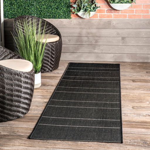 Black Pinstripe Outdoor Rug 120x180 cm