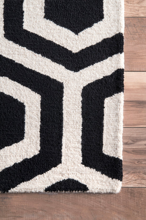 Black Trellis Area Rug 120x180 cm