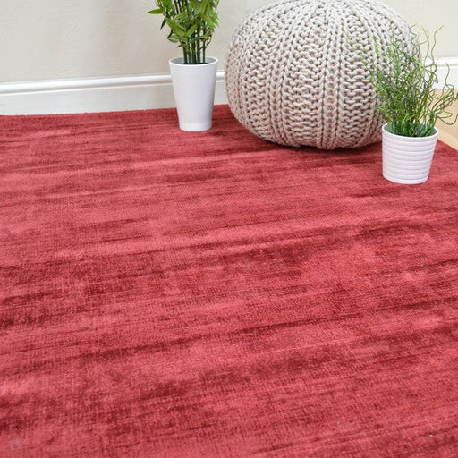 Blade Modern Plain Distressed Shimmer Hand-Woven Textured Silky Viscose Flatweave Berry Rug