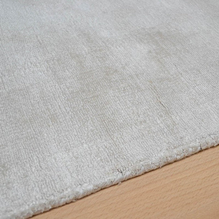 Blade Modern Plain Distressed Shimmer Hand-Woven Textured Silky Viscose Flatweave Putty Runner