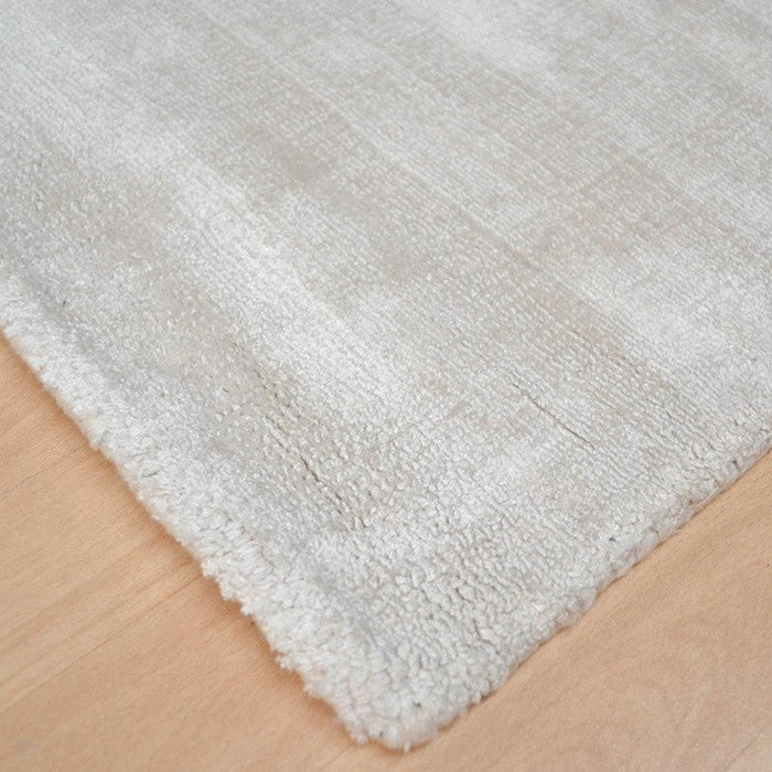 Blade Modern Plain Distressed Shimmer Hand-Woven Textured Silky Viscose Flatweave Putty Runner