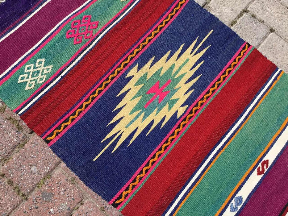 Český turecký koberec Kilim 283 cm x 59 cm