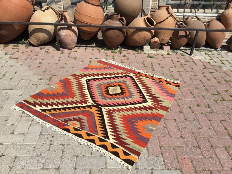 Bohemian Vintage Kilim -matto 126cm x 117cm käsinkudottu kalkkuna