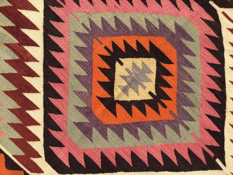 Bohemian Vintage Kilim -matto 126cm x 117cm käsinkudottu kalkkuna