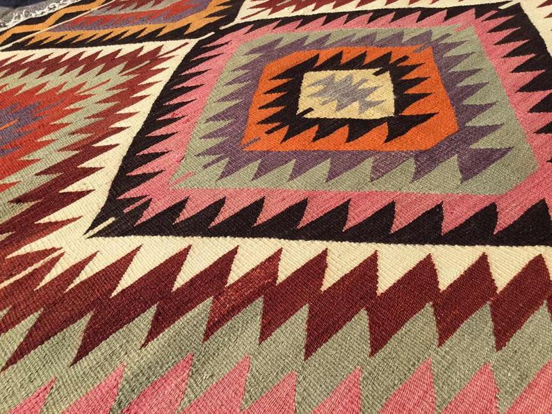 Bohemian Vintage Kilim -matto 126cm x 117cm käsinkudottu kalkkuna