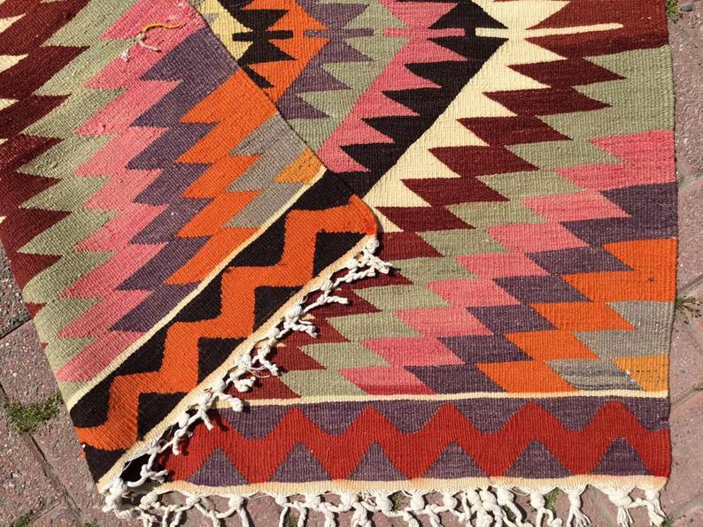 Bohemian Vintage Kilim -matto 126cm x 117cm käsinkudottu kalkkuna