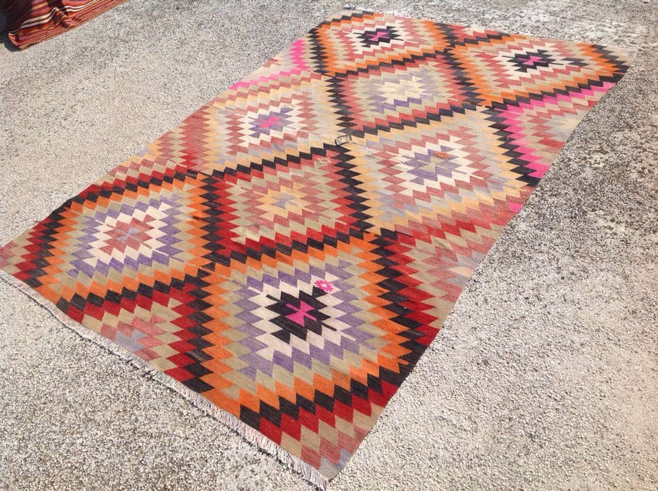 Bohemian Vintage Kilim -matto 267cm x 183cm käsinkudottu