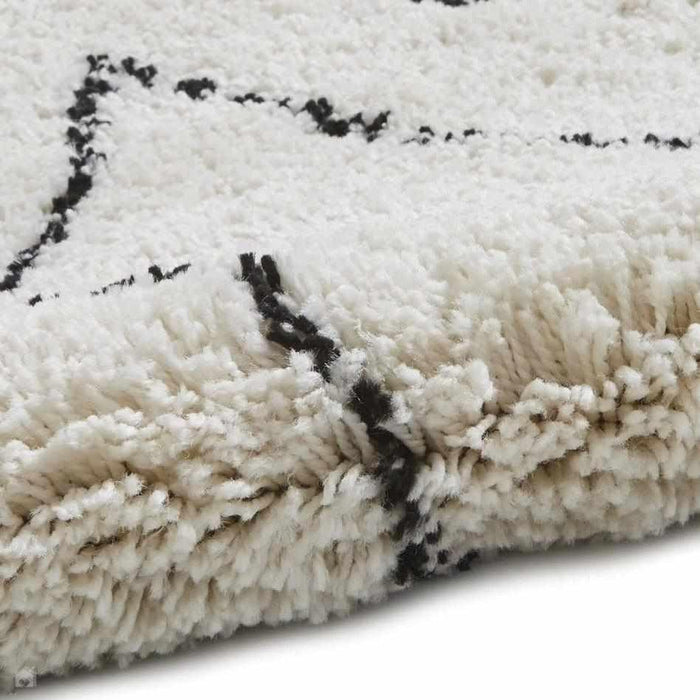 Boho 8280 Modern Moroccan Berber Soft Plush Shaggy White/Black Rug