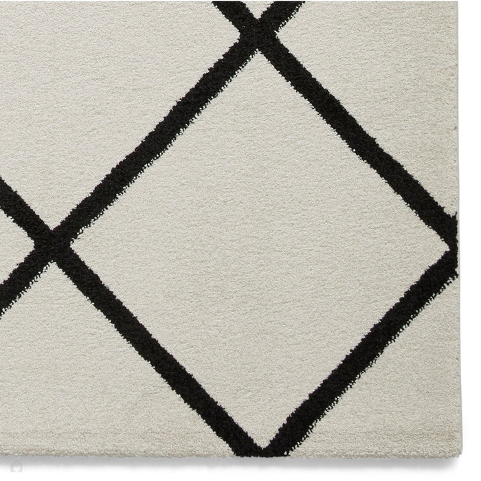 Brooklyn BRK35 Modern Geometric Diamond Soft Hand-Carved Cream/Black Rug