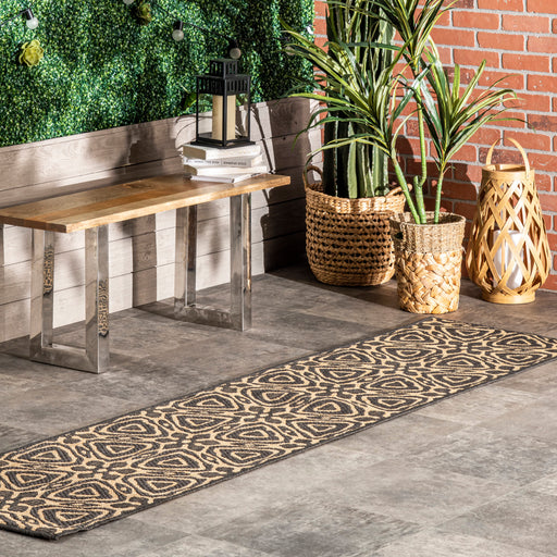 Charcoal Snowflake Lattice Area Rug for Indoor Outdoor Use