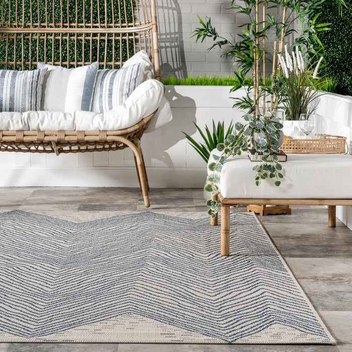 Chevron Pattern Indoor Outdoor Rug 150cm