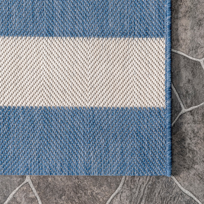 Tappeto a righe Chevron per uso interno ed esterno in blu