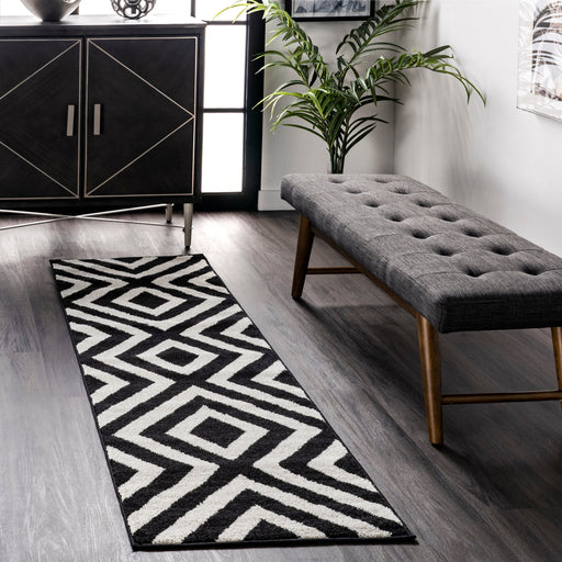 Chevron Stripes Area Rug Black 140x200 cm