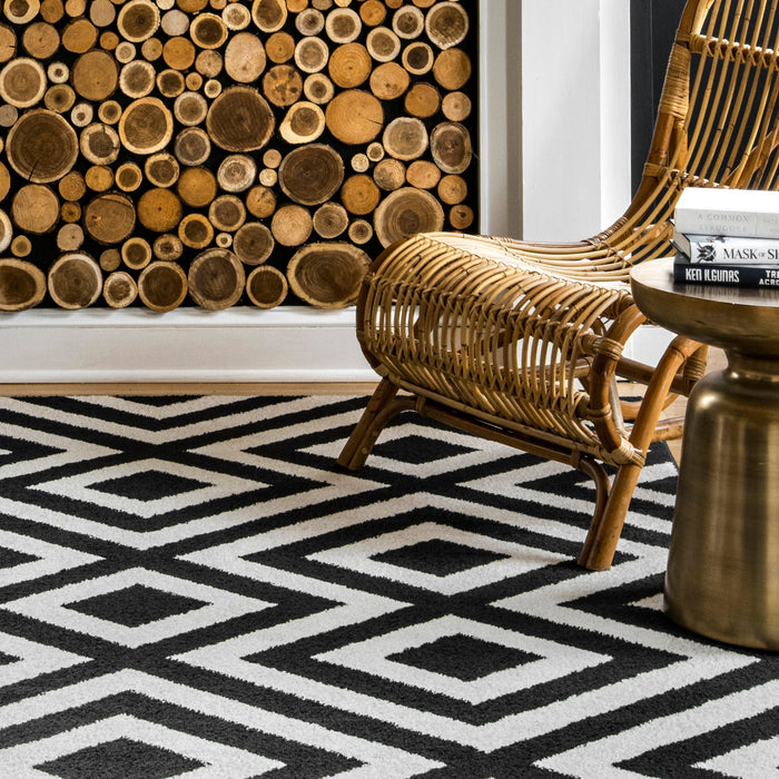 Chevron Stripes Area Rug Black 140x200 cm