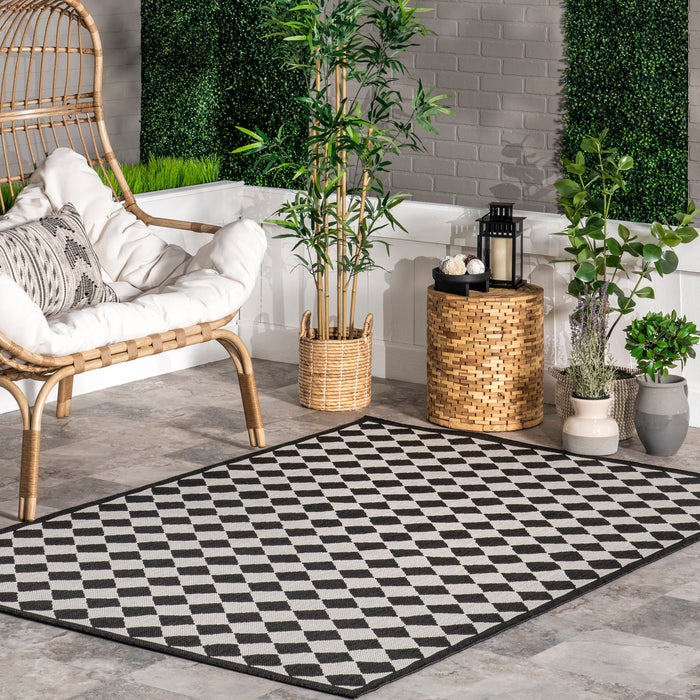 Classic Black and Off White Checkered Outdoor Rug 152x91 cm