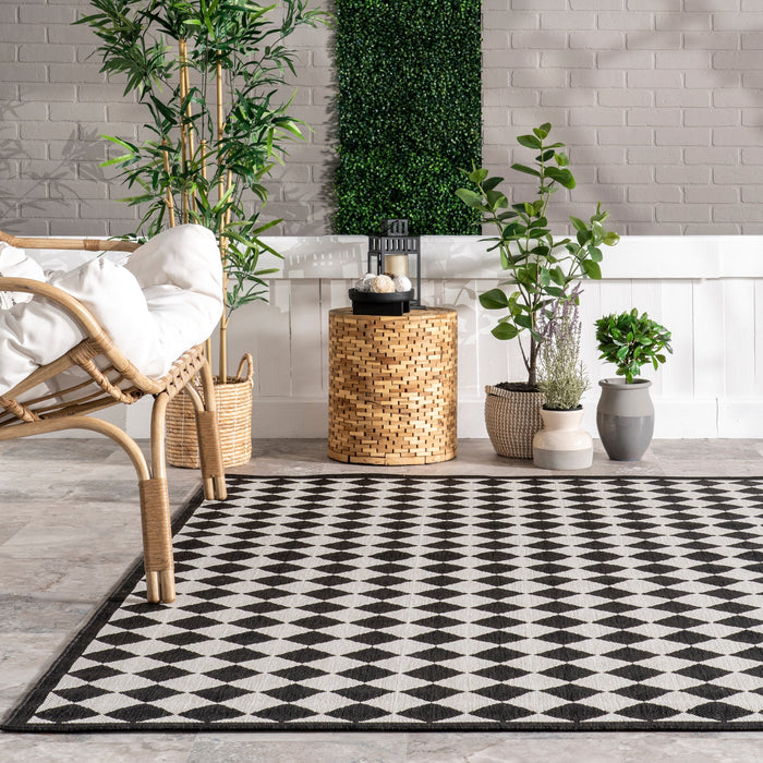 Classic Black and Off White Checkered Outdoor Rug 152x91 cm