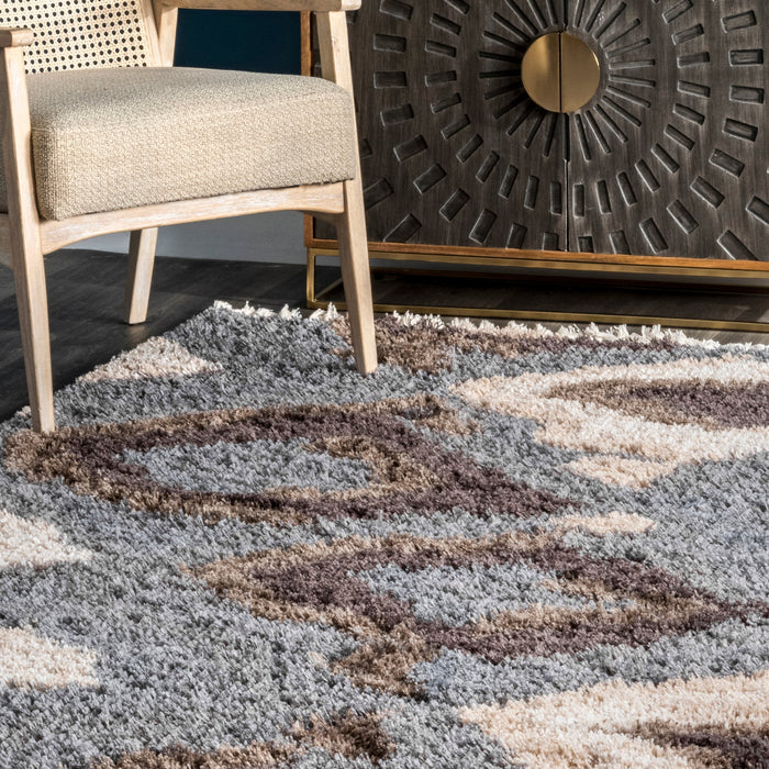 Contemporary Grey Shag Rug with Tassels for Any Room