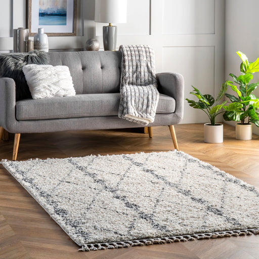 Diamond Pattern Tassel Area Rug in Beige 140x200 cm