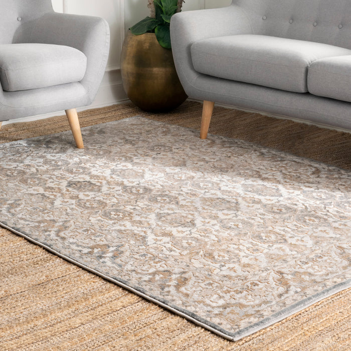 Tappeto floreale in beige per il comfort del soggiorno