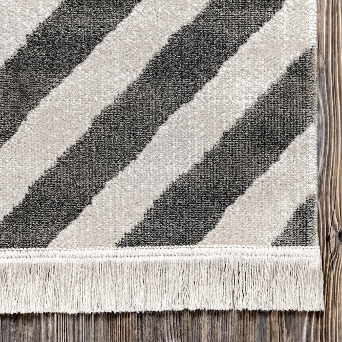 Fringed Grey Indoor Outdoor Area Rug 152 x 244 cm