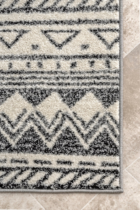 Geometric Area Rug in Dark Grey for Modern Homes