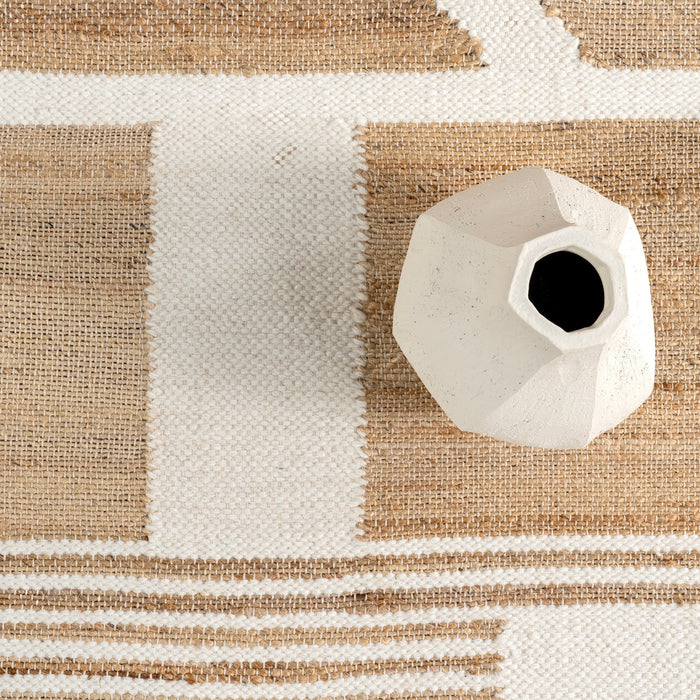 Geometric Flatweave Rug For Natural Home Decor