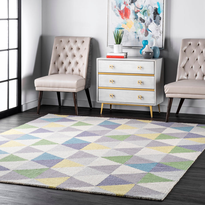 Geometric Green Area Rug for Modern Living Spaces