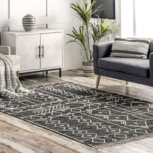 Geometric Grey Area Rug with Tasseled Design