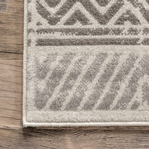 Geometric Light Grey Area Rug In Various Sizes