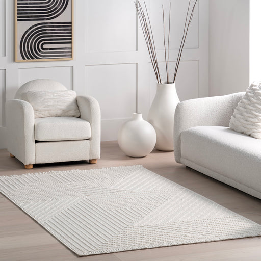 Geometric Pattern Tasseled Area Rug 120x180 cm Off White