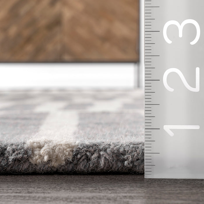 Geometric Wool Rug 140x200 cm in Grey